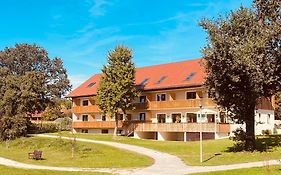 Chalet An der Brunnader-Ihr perfekter Rückzugsort in der Bayerischen Toskana-Überwiegend mit Klima-3Geh-Min zur Therme
